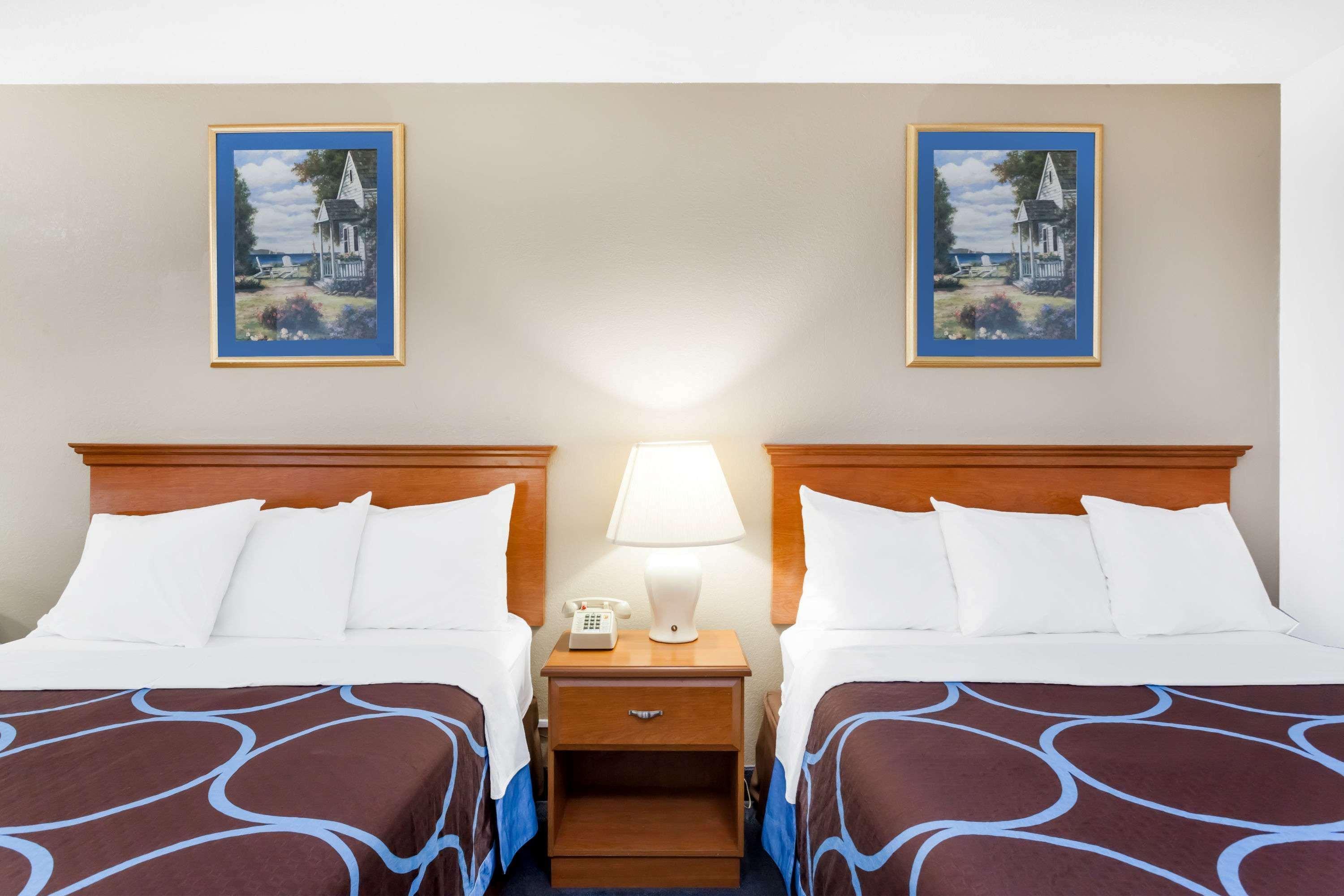 Super 8 By Wyndham Montgomery Maybrook Buitenkant foto