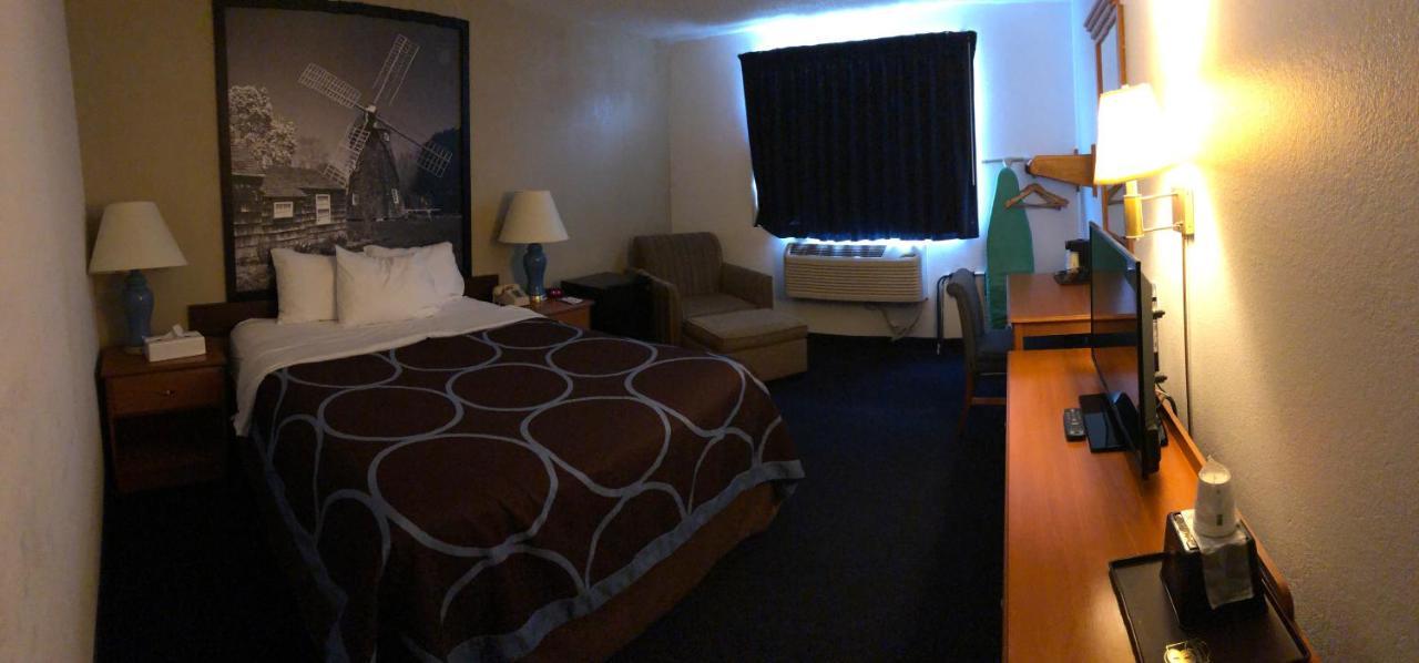 Super 8 By Wyndham Montgomery Maybrook Buitenkant foto